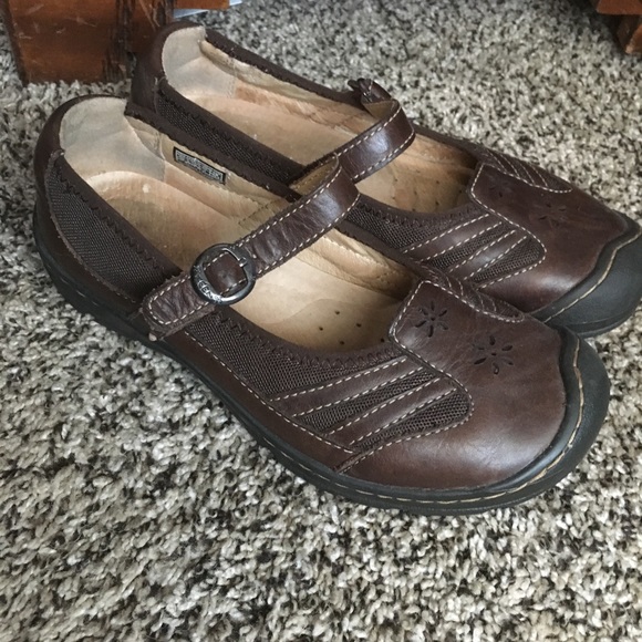 keen dress shoes womens